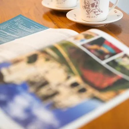 T2 Hyper Centre A 1 Lou Chabrol